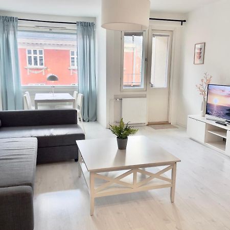 Lovely Central Apartment Helsinki Bagian luar foto