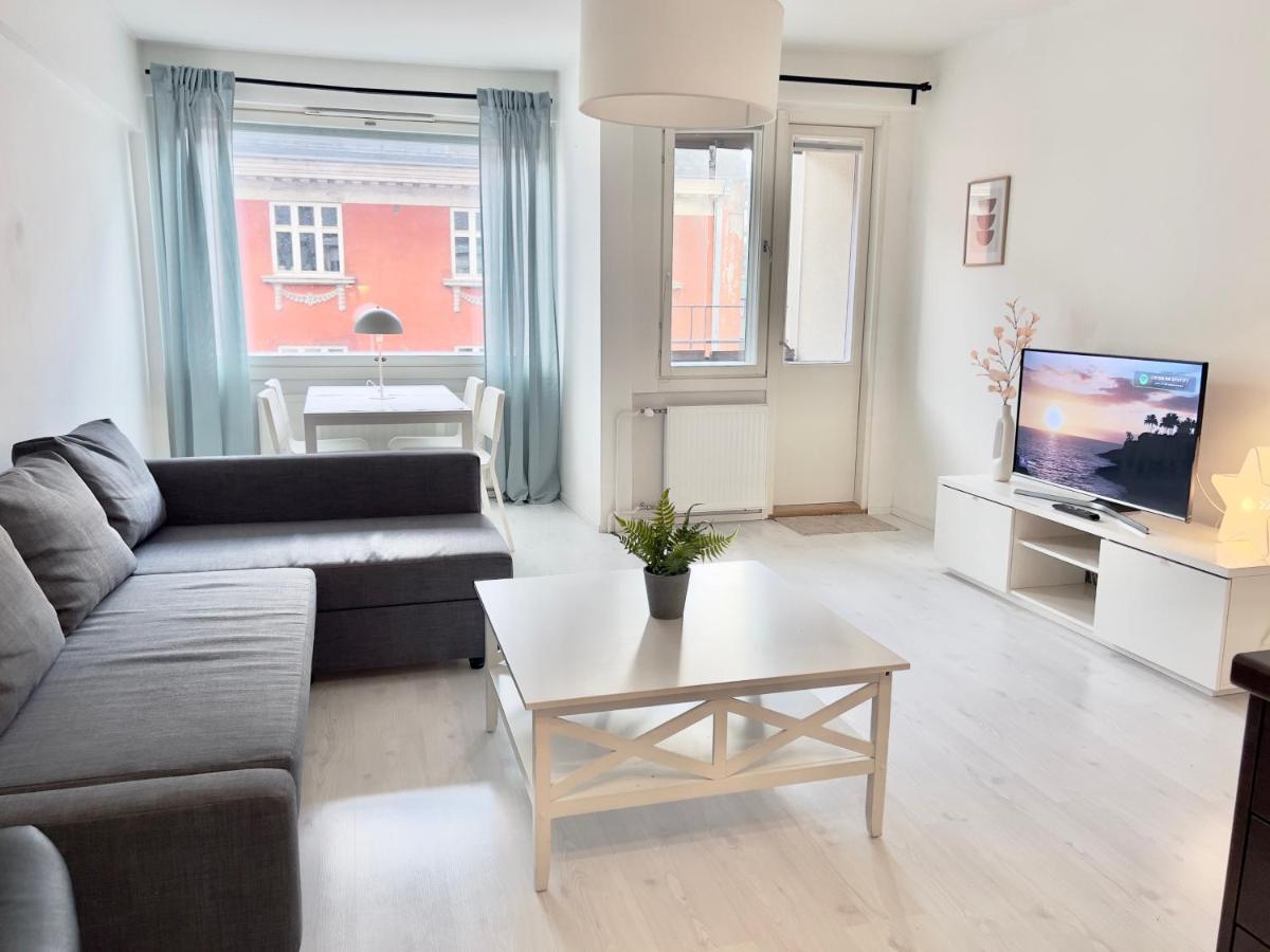 Lovely Central Apartment Helsinki Bagian luar foto